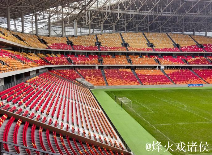 重庆龙兴球场启用:下赛季中超将有10队拥有专用足球场 重庆龙兴球场启用:下赛季中超将有10队拥有专用足球场